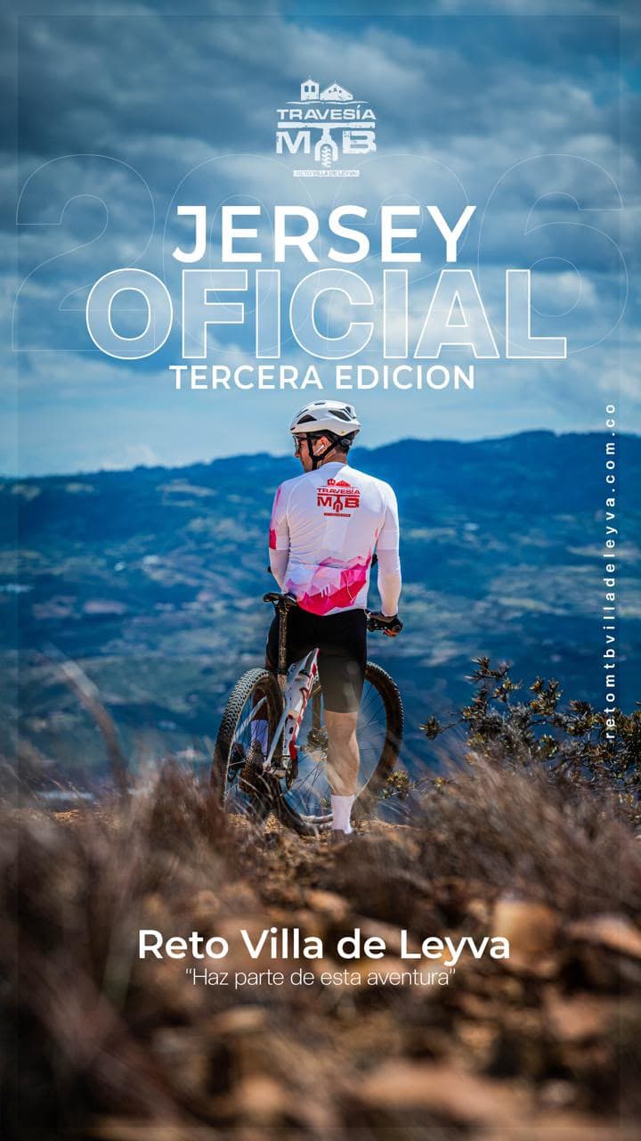 Jersey oficial Travesía MTB puesto, vista trasera